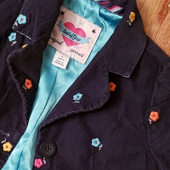 Baby GAP Embroidered Flower Waist Coat - Picture 2 of 5